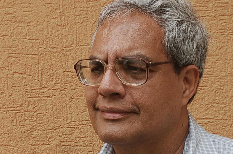Microcomentarios | Con un arma en el nombre
