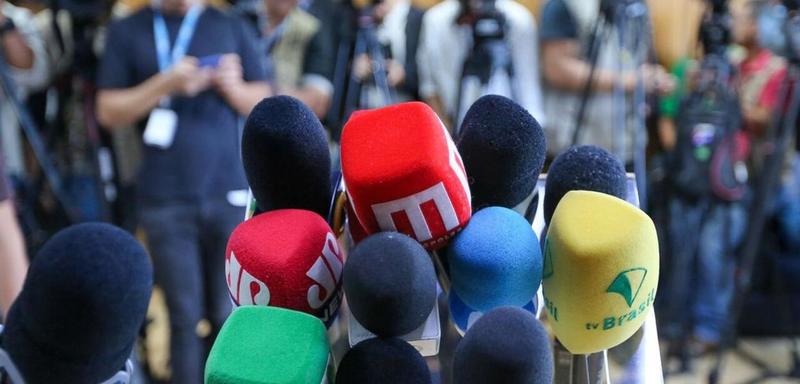 O último que sair apague a luz do neoliberalismo corruptor