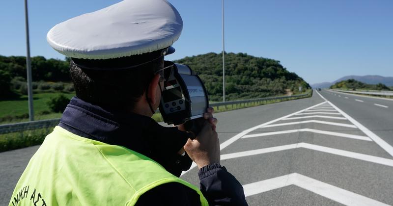 H τροχαία ξεχνά την ασφάλεια και κυνηγά τον πολίτη σαν θήραμα