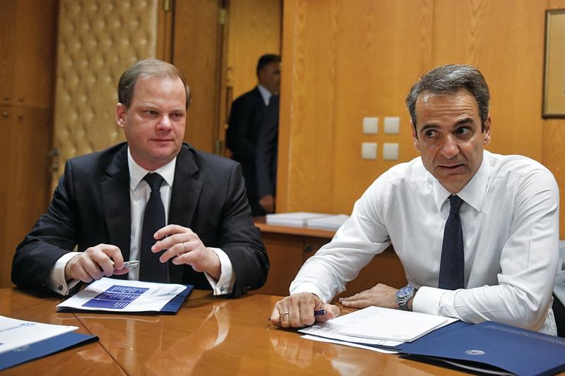 Τι φοβούνται τόσο πολύ Μητσοτάκης – Καραμανλής;