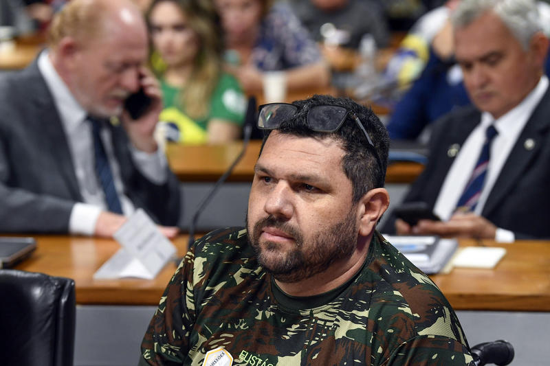 “O Brasil me custou tudo”: Oswaldo Eustáquio fala de exílio, censura e caso Zambelli