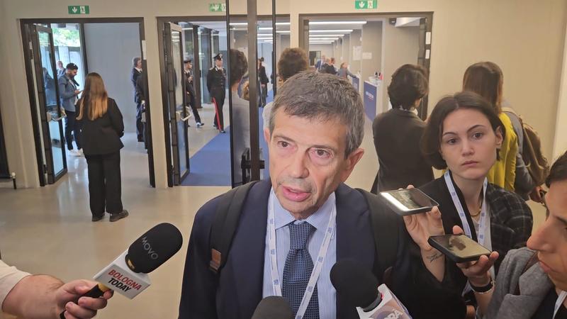 Chi dice No. “Le leggi si cambiano in Parlamento”
