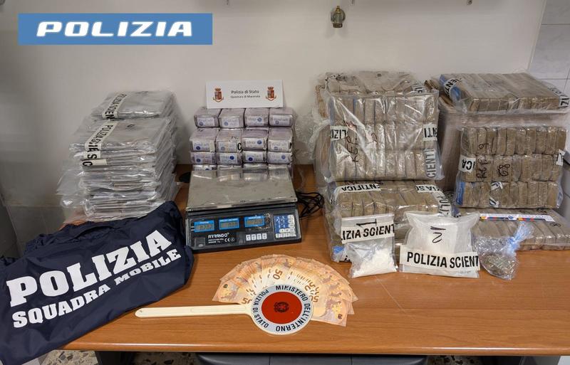Settanta chili di droga in un seminterrato: arrestata una coppia