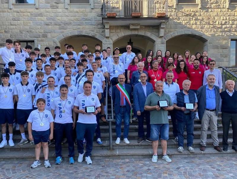 Una medaglia alle squadre di calcio e volley