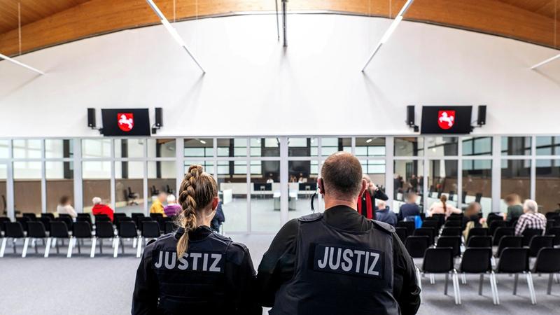 Für das schreckliche RAF-Gespenst ist noch jeder Gerichtssaal zu klein