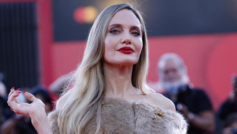 Angelina Jolie, 50 e cinque vite sempre sopra le righe