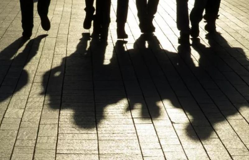 Πρέπει να φύγουμε από δω
