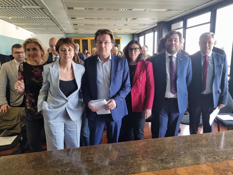 Ferie coatte in Regione, Forza Italia attacca il governatore de Pascale