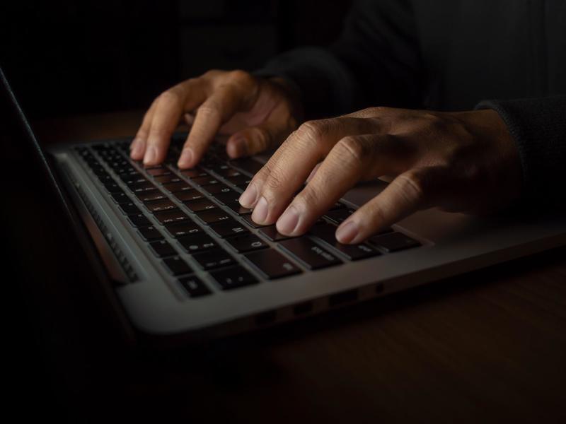 Fake Sextortion, come funziona la truffa dei finti ricatti sessuali. L’Italia fra i Paesi più colpiti