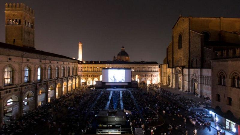 Cinema sotto le stelle a Bologna: quando inizia la rassegna in piazza Maggiore