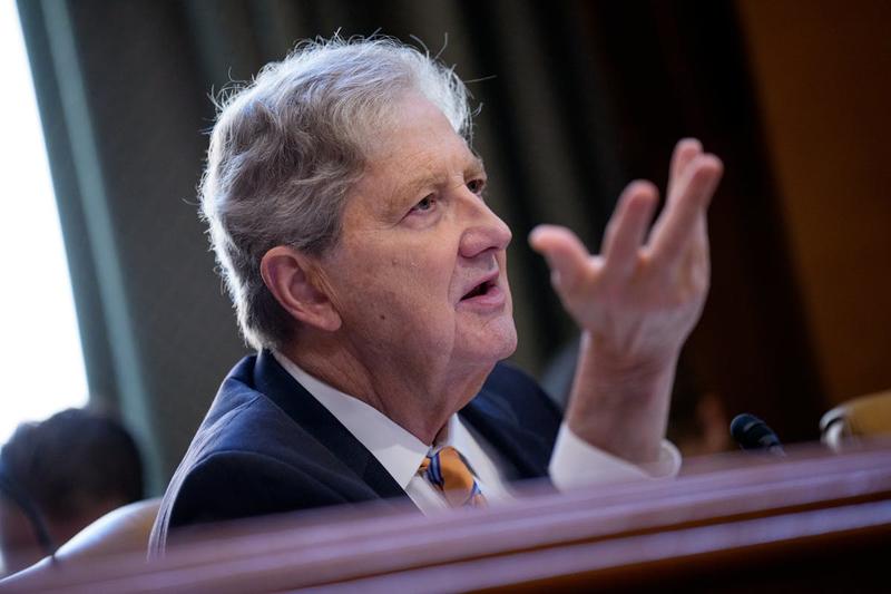 GOP Senator Slams Howard Lutnick’s Bonkers Tariff Logic
