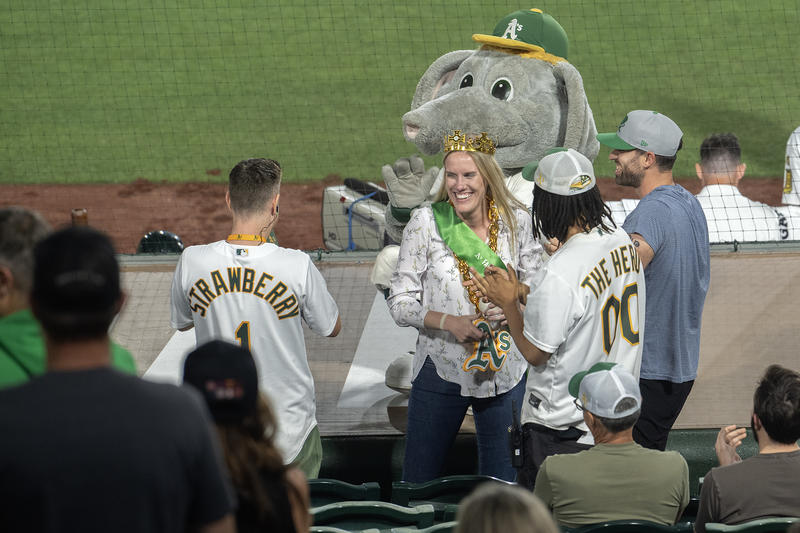 'Least athletic thing I've ever done': Fan goes all out for rare A's highlight
