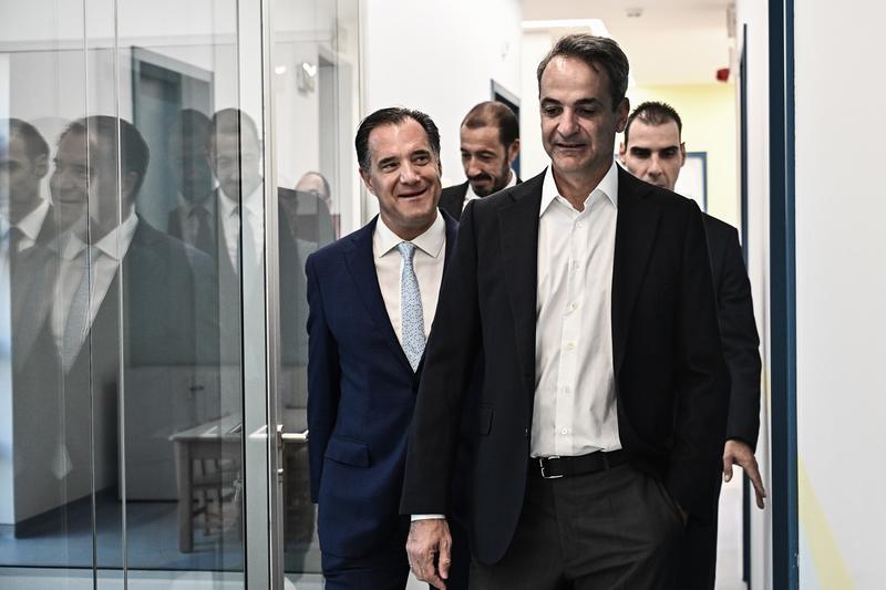 «Double score» με ρωγμές – Χάνει τη νεολαία η κυβέρνηση παρά το προβάδισμα – Χάνει στις ηλικίες 17-34 – Προβληματισμός για την ακρίβεια και την υπόθεση Τεμπών