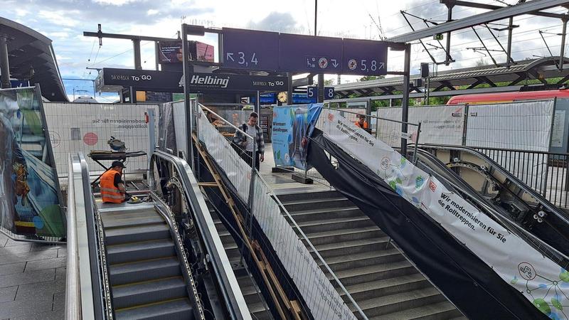 Koffer schleppen passé: Neue Rolltreppen im Erfurter Hauptbahnhof sind installiert (mit Video)