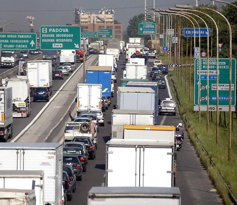 Passante al palo, il conto è salato: 