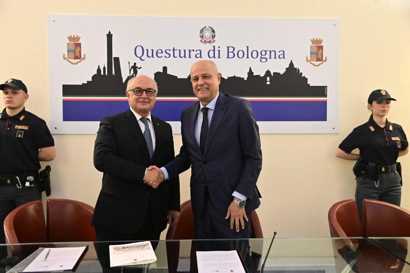 Sicurezza, un accordo per proteggere i turisti. Ecco il vademecum di Questura e Bologna Welcome