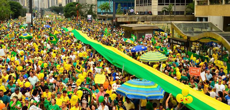 As pessoas votam contra seus interesses?
