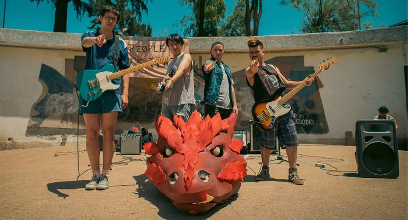 Los People in The Dragon: de éxitos, fracasos y las risas que necesitamos