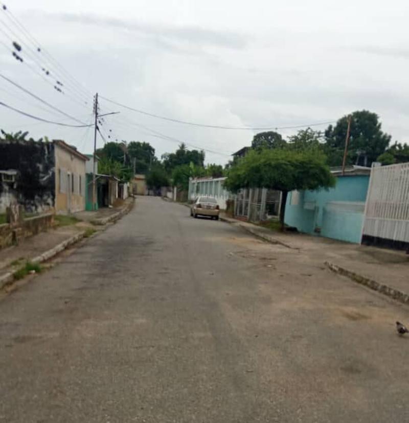 Persiste la carencia de agua en la calle Arismendi de Sabana Grande