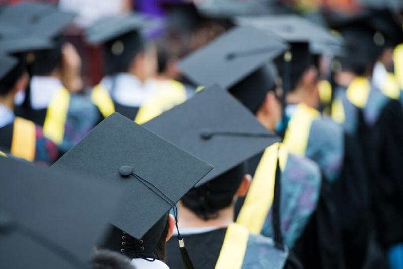 Ministerio de Educación exigió actos de promoción sencillos y prohibió paquetes de grado