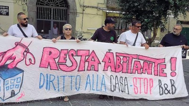 Napoli, il proliferare di B&BÂ e case vacanza Â«ha aumentato gli sfratti del 600%Â»