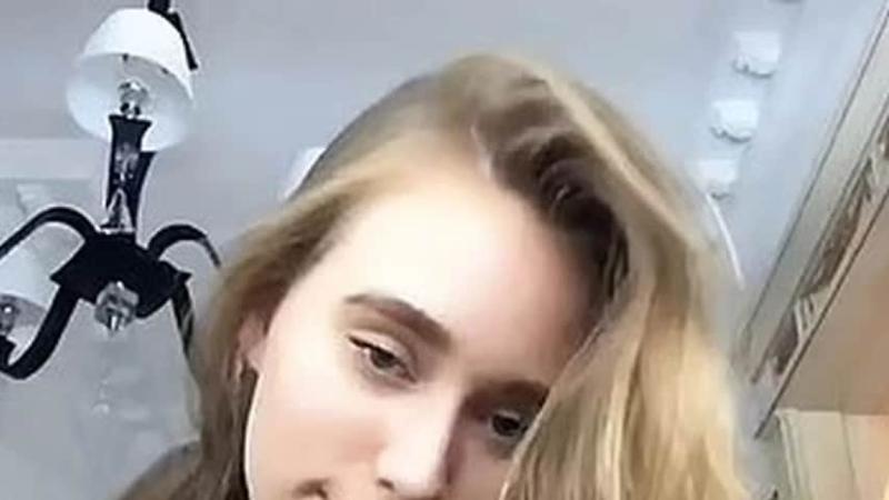 Lidia Rozova, la figlia segreta di Putin, vive a Parigi e gestisce una galleria d'arte (che espone artisti ucraini e dissidenti russi)