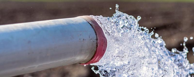 Acqua rubata, in Italia sono migliaia gli allacci abusivi, indagini e denunce da Palermo a Torino