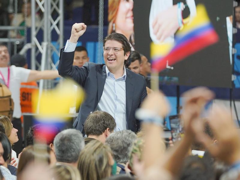 Atentado a Miguel Uribe eleva el costo de la radicalización como estrategia política