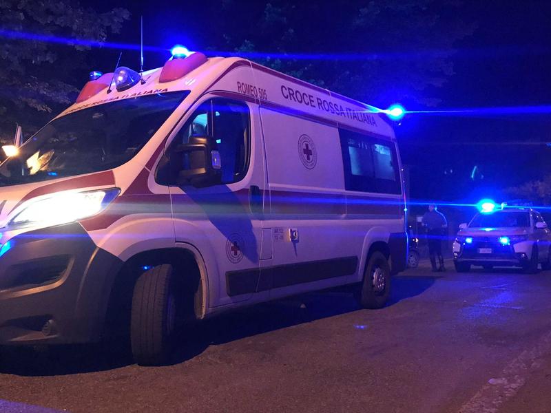 Cava Manara, ciclista urtato sulla Provinciale: caccia all'auto pirata