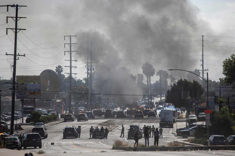 Los Angeles, monta la protesta contro i blitz anti immigrati. E Trump manda 2mila soldati