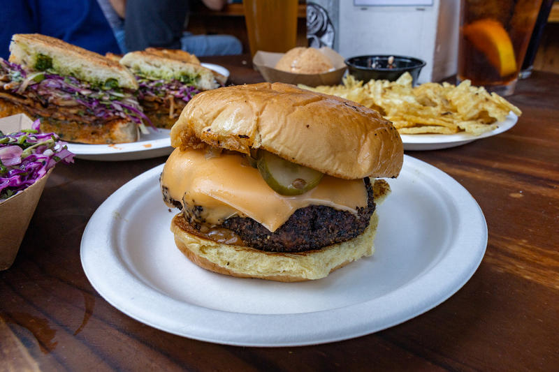 Texas barbecue vet making unreal burgers at legendary Bay Area dive