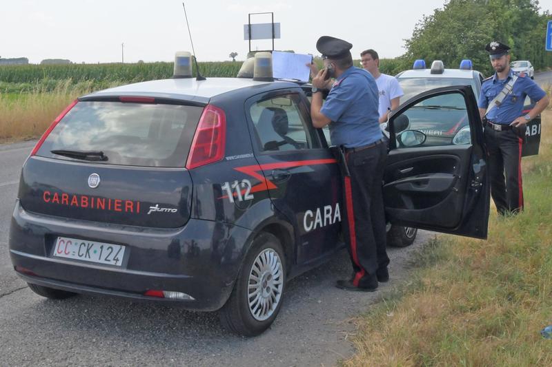 Dal diverbio per vecchi rancori famigliari alla coltellata: feroce corpo a corpo zio-nipote