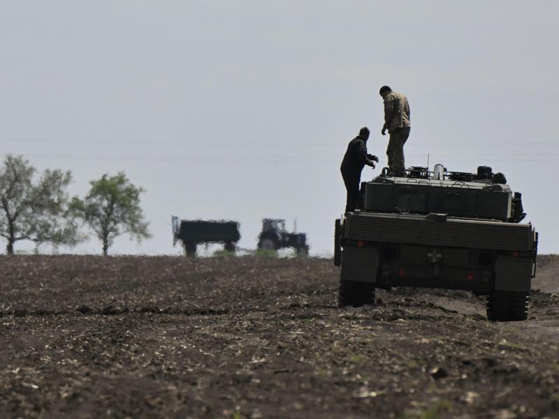 Per quanto tempo la guerra sarà sostenibile, per la Russia? Bonus, homeless e muli: quali sono le crepe economiche al fronte (e perché non fermano Putin)