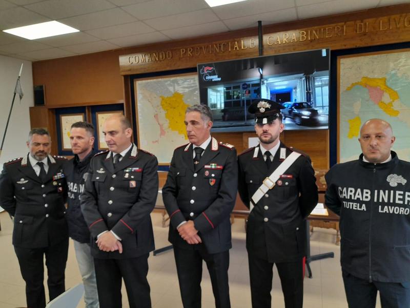 Truffe sui permessi di soggiorno a Livorno, le intercettazioni: «Adesso mi picchiano sotto casa»
