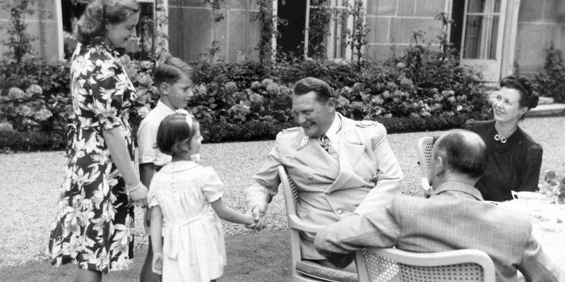 Terror und Champagner: Hitlers Helfer und die Pariser Kunstelite
