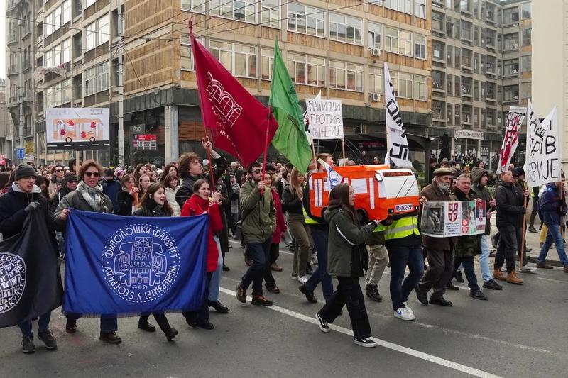 Pešadija i generali u političkoj revoluciji