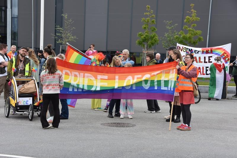 Pride i fjæra. Hva betyr det å høre til?