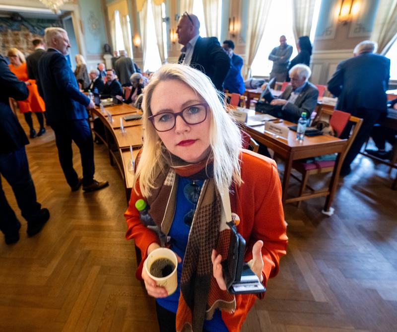 Kommune-øksa som svinges i mørket