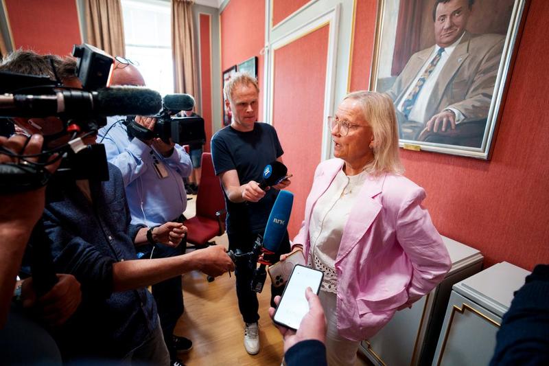 Hun må også svare for seg