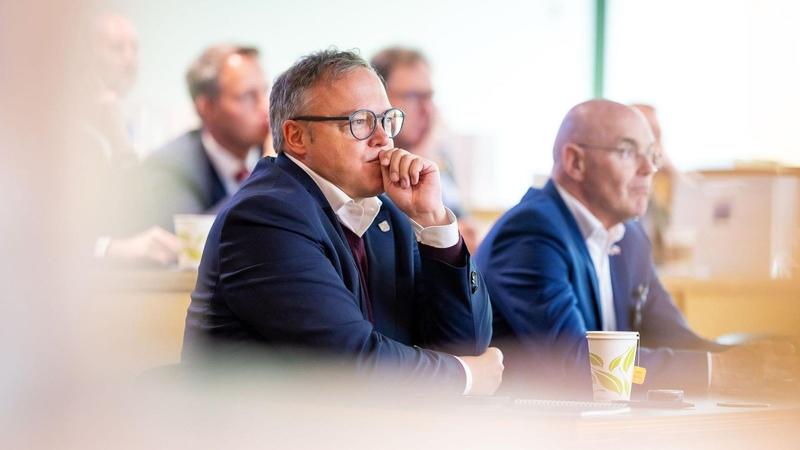 Thüringer Ministerpräsident stellt Kanzler ein Ultimatum