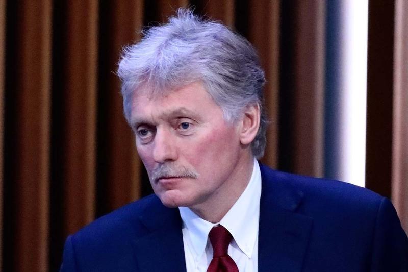 Песков прокомментировал планы ЕК снизить потолок цены на российскую нефть до $45