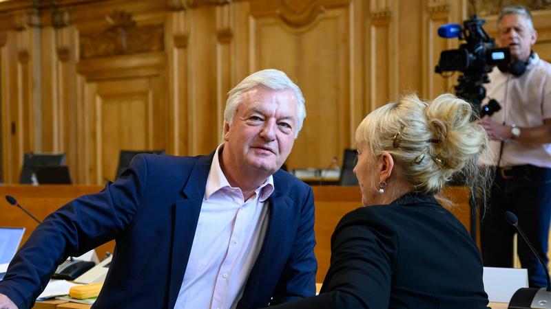 Compact-Prozess: Jürgen Elsässer wird Diktator und „Remigration“ bloß werbende PR