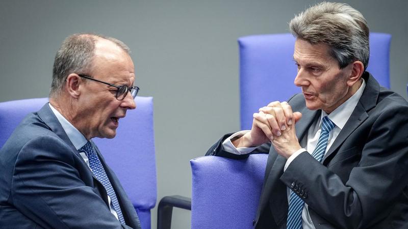 Anti-Kriegs-Manifest der SPD-Linken : Sprengsatz für den Koalitionsfrieden
