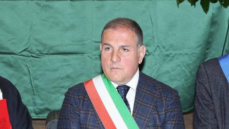Il sindaco Massimo Pelliccia aggredito e minacciatoÂ da un parcheggiatore abusivo al cimitero