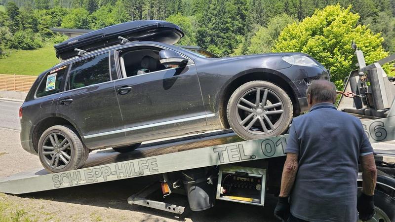 In Österreich gestrandet: Auf Simson-Moped-Tour vom Wartburgkreis gen Asien macht Technik schlapp