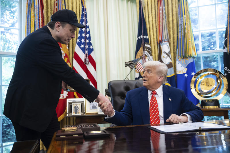 Trump and Musk’s blowup fight begins to cool off