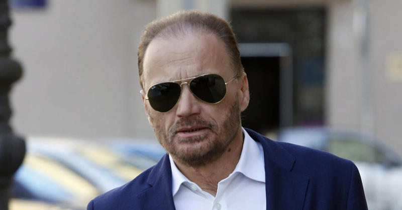 Ima 74 godine, briljantnu karijeru, može si priuštiti sve što želi, a radi cirkus s političkom strankom. Sad znamo što stoji iza svega