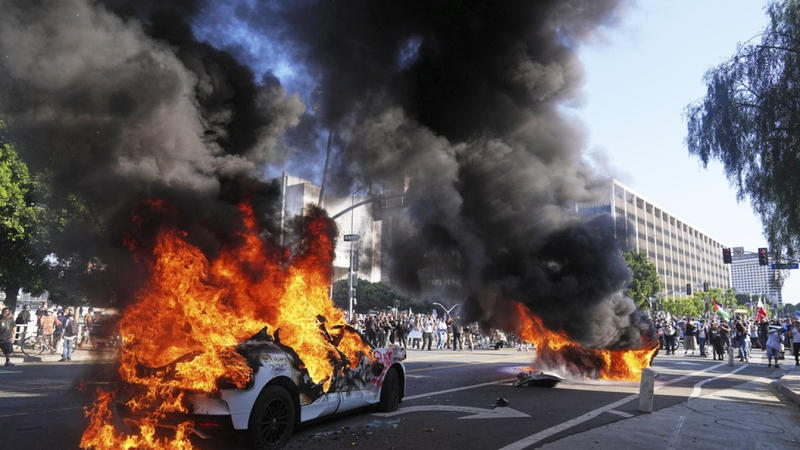 Αυταρχική παρέκκλιση του Τραμπ στην Καλιφόρνια; 