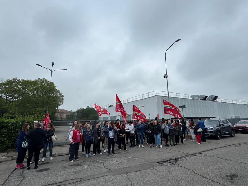 Caso Max Mara alla Camera: “Insulti e oppressioni alle operaie”