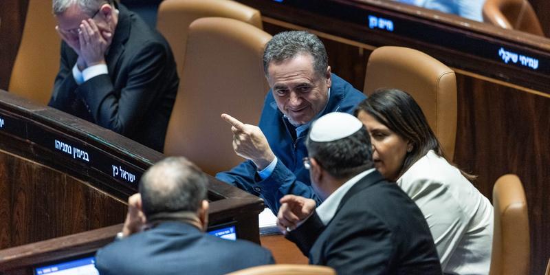 Opposition scheitert bei Abstimmung im Parlament